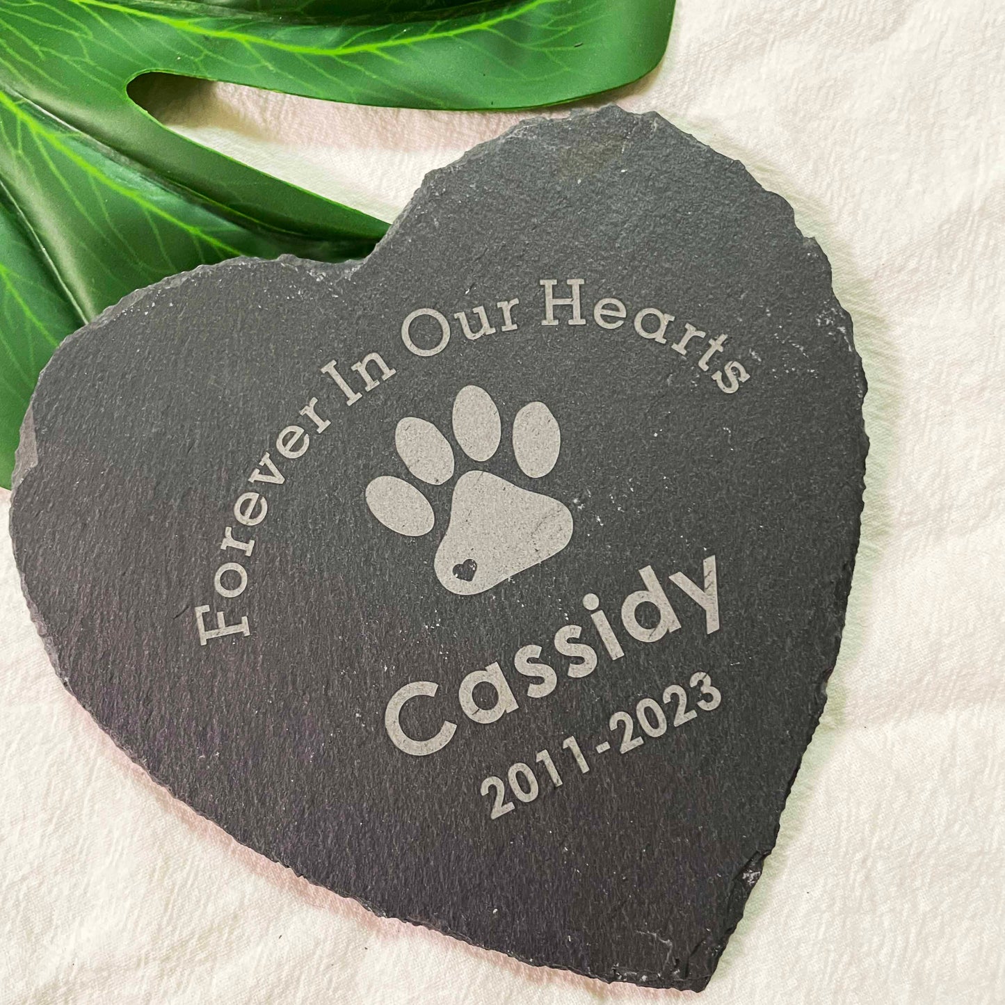 Personalized Dog Memorial Stone, Dog Sympathy Gifts, Heart Paw Print Pet Headstone, Forever in Our Hearts Dog Cat Garden Stone Grave Marker