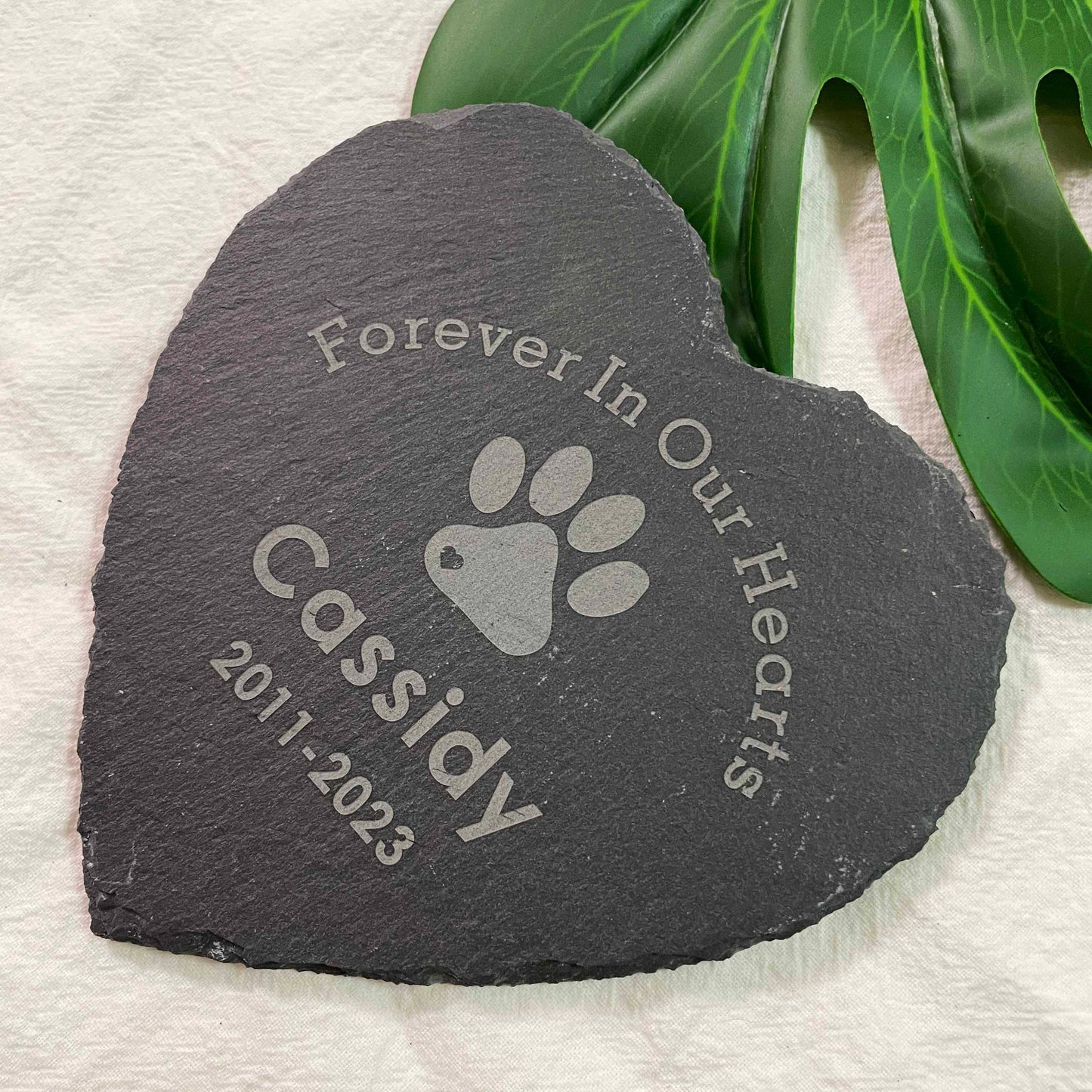 Personalized Dog Memorial Stone, Dog Sympathy Gifts, Heart Paw Print Pet Headstone, Forever in Our Hearts Dog Cat Garden Stone Grave Marker